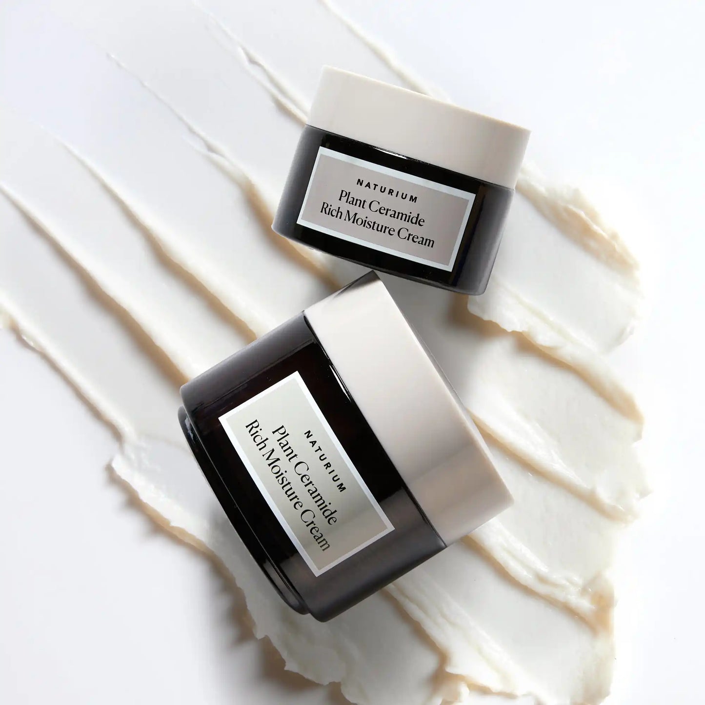 plant-ceramide-rich-moisture-cream-jumbo-w7 11_18_2021_Naturium0575-crop.webp